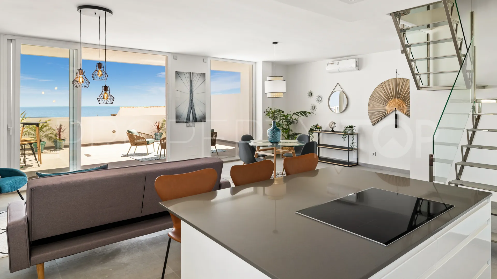 For sale penthouse with 3 bedrooms in Estepona