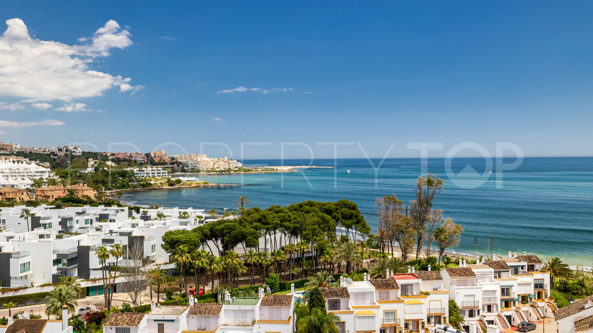 For sale penthouse with 3 bedrooms in Estepona