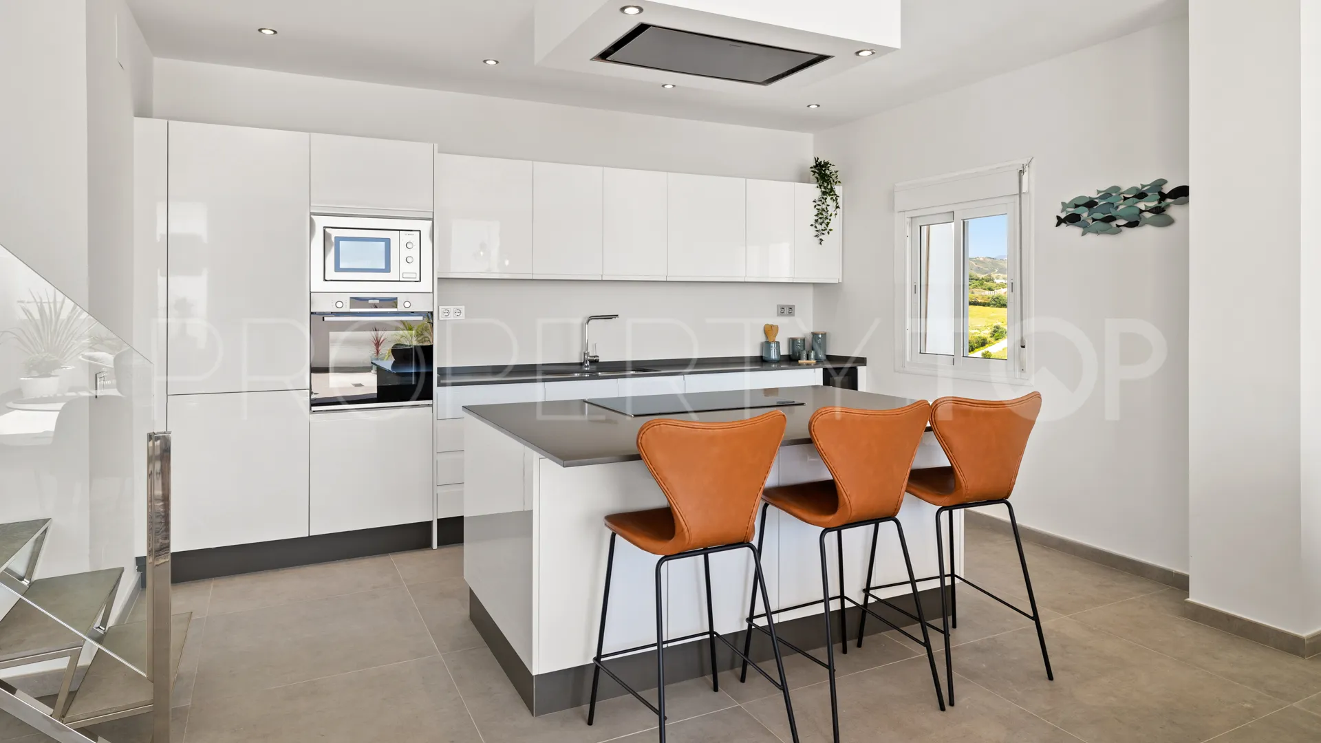 For sale penthouse with 3 bedrooms in Estepona