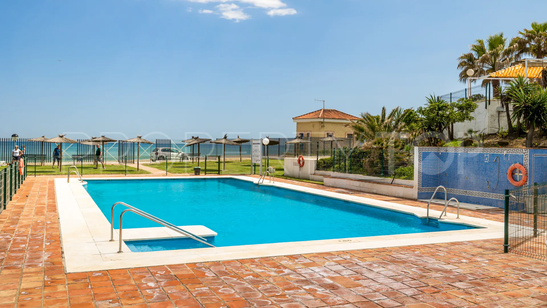 For sale penthouse with 3 bedrooms in Estepona