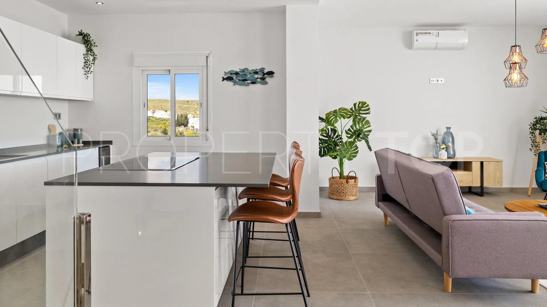 For sale penthouse with 3 bedrooms in Estepona