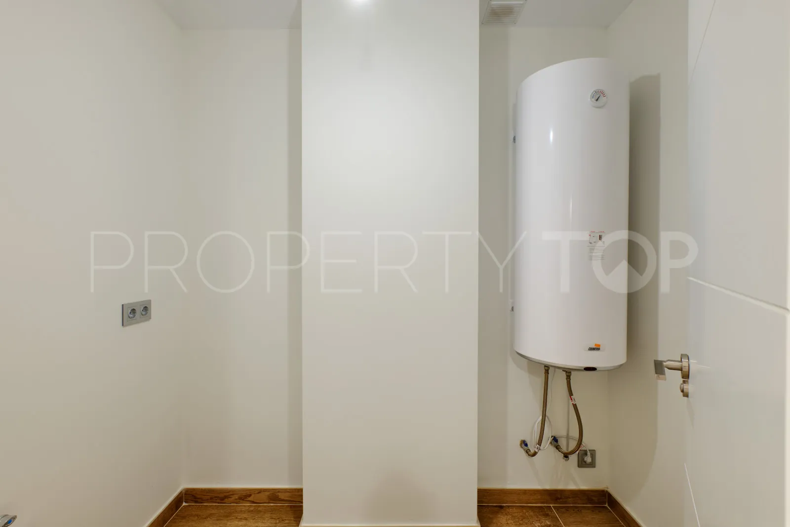 3 bedrooms penthouse in Estepona for sale