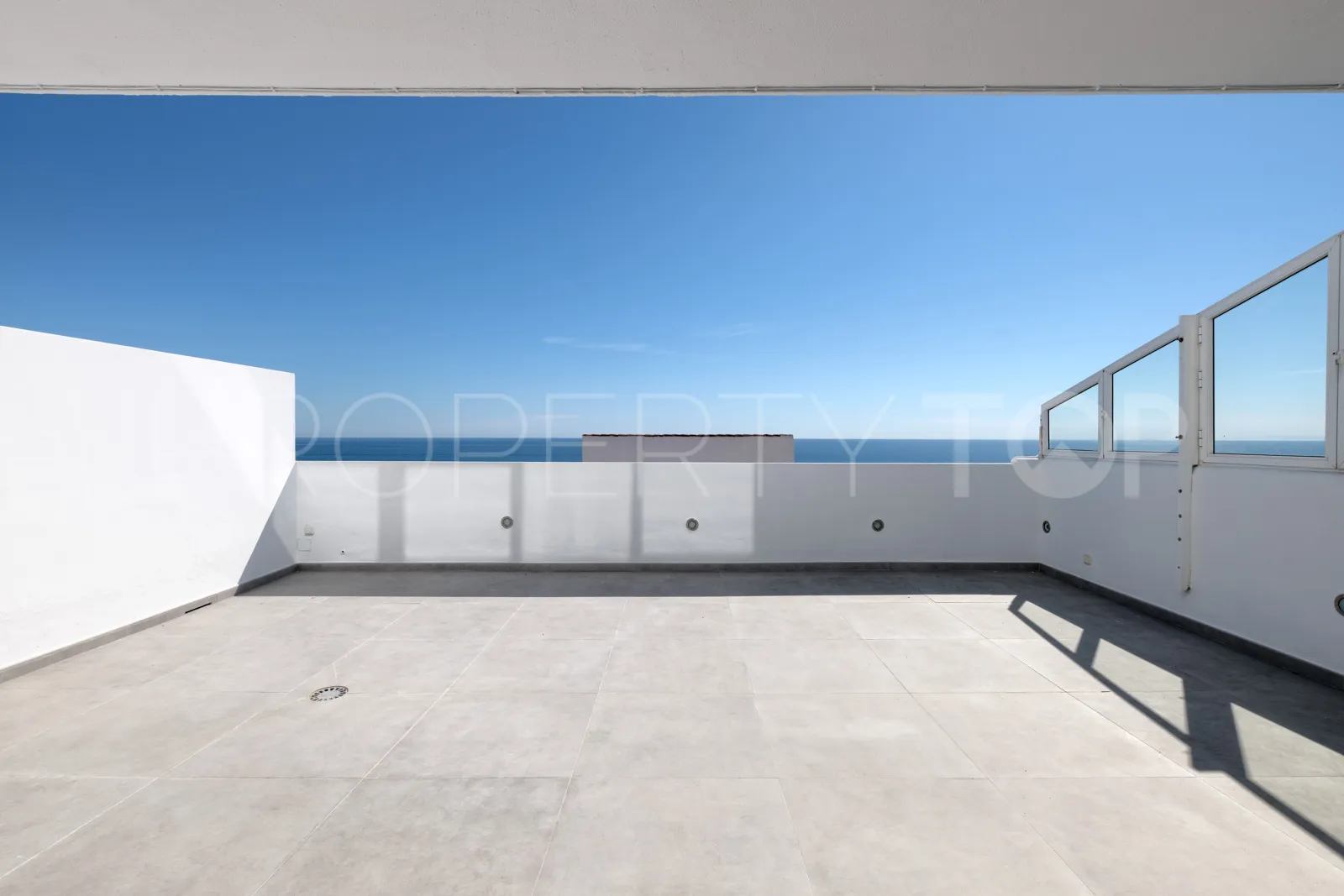 3 bedrooms penthouse in Estepona for sale