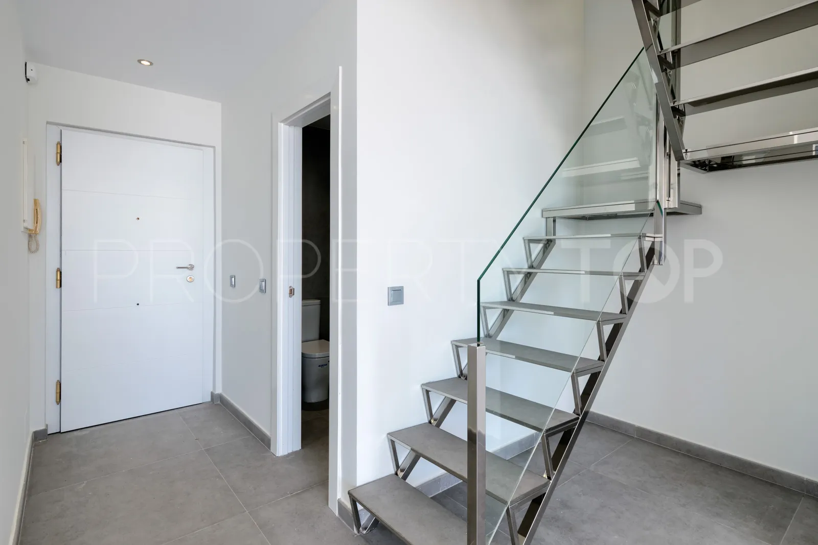 3 bedrooms penthouse in Estepona for sale