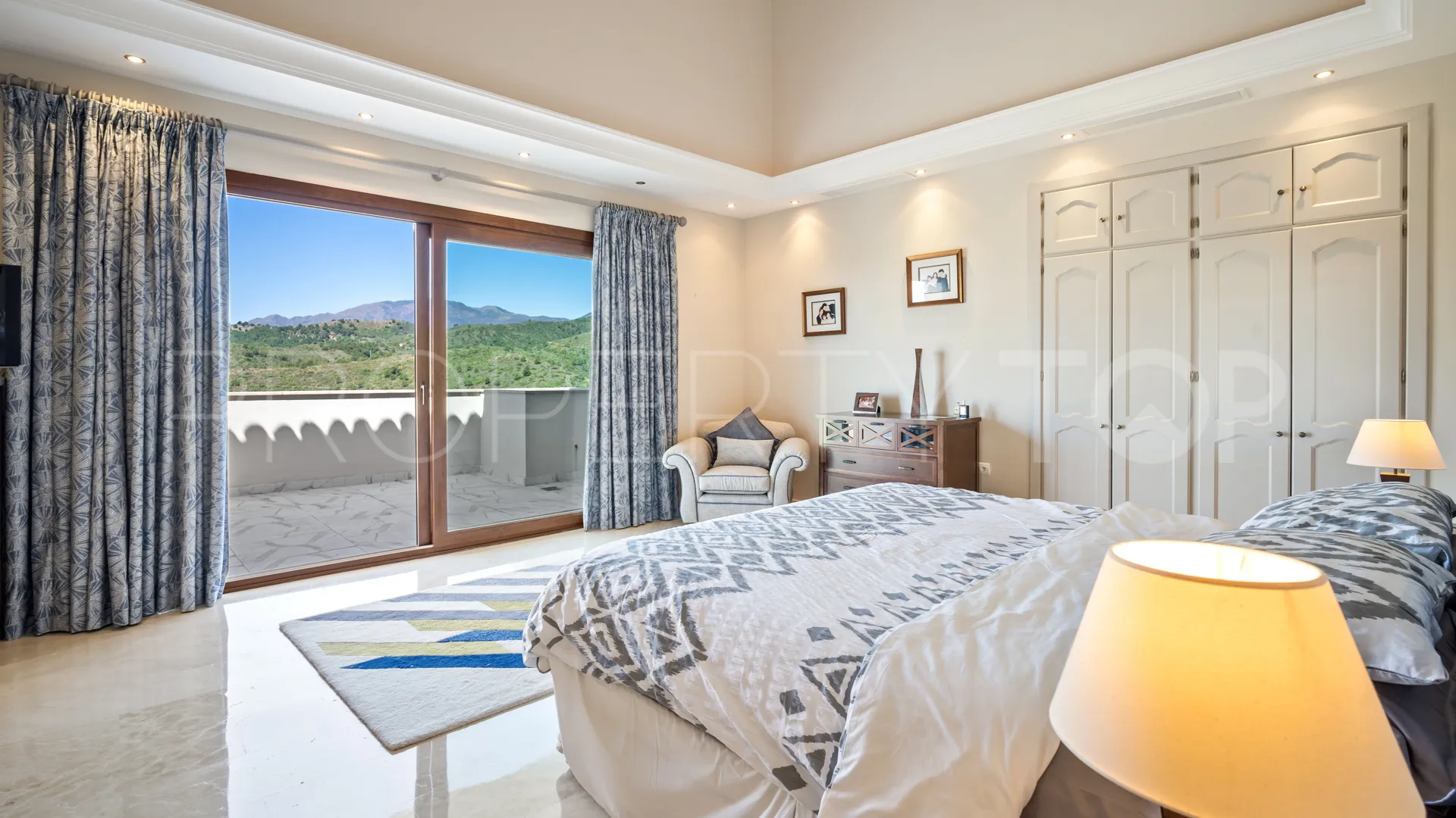 For sale Monte Mayor villa
