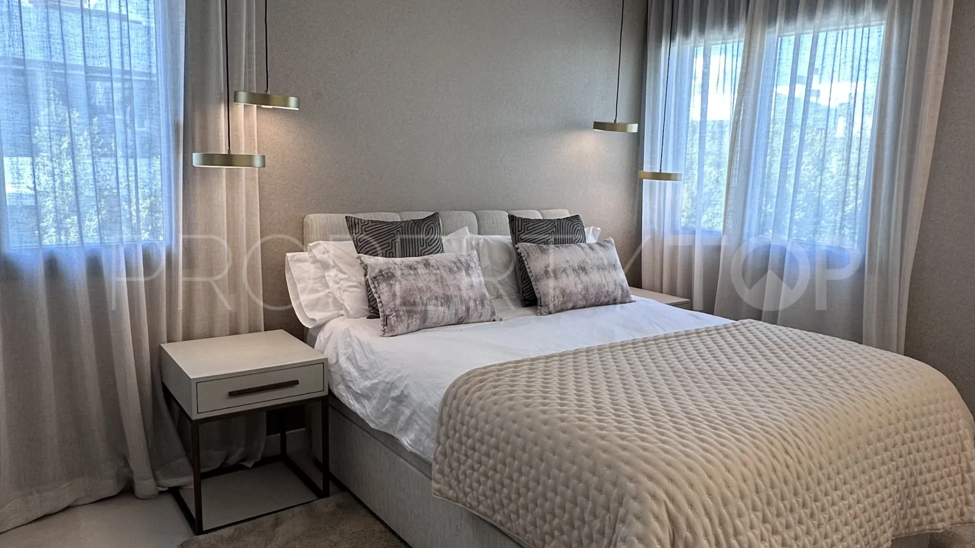 Villa for sale in Marbella - Puerto Banus