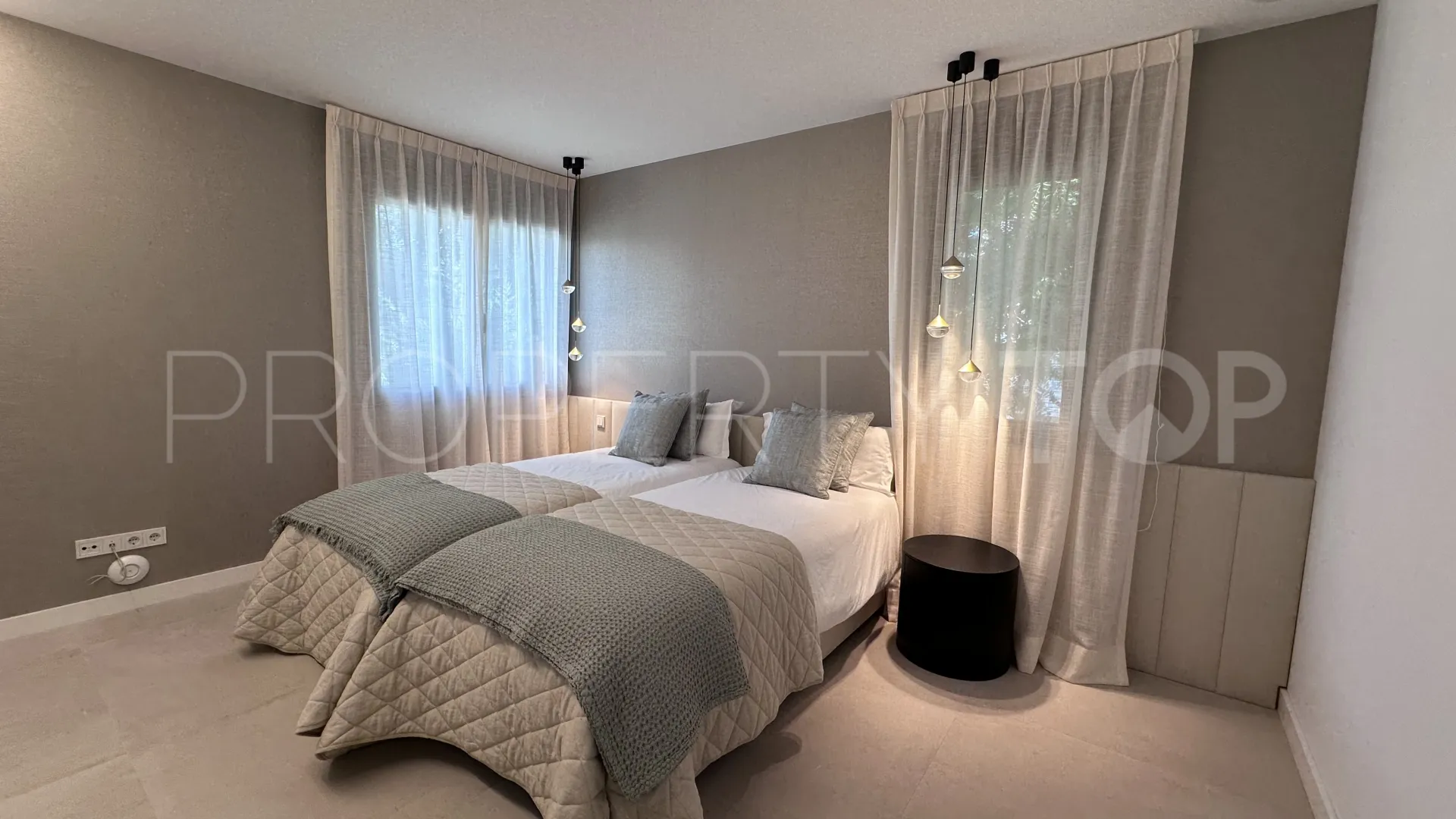 Villa for sale in Marbella - Puerto Banus