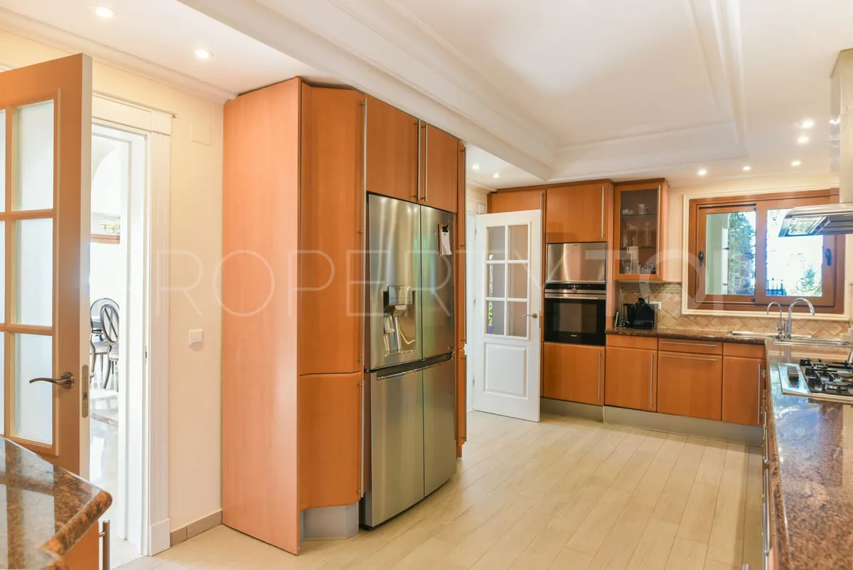 Rio Real villa for sale