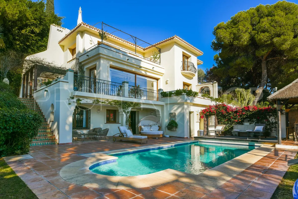 Rio Real villa for sale