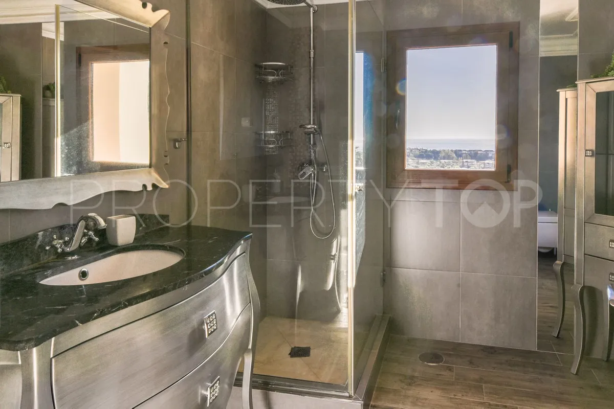 Rio Real villa for sale