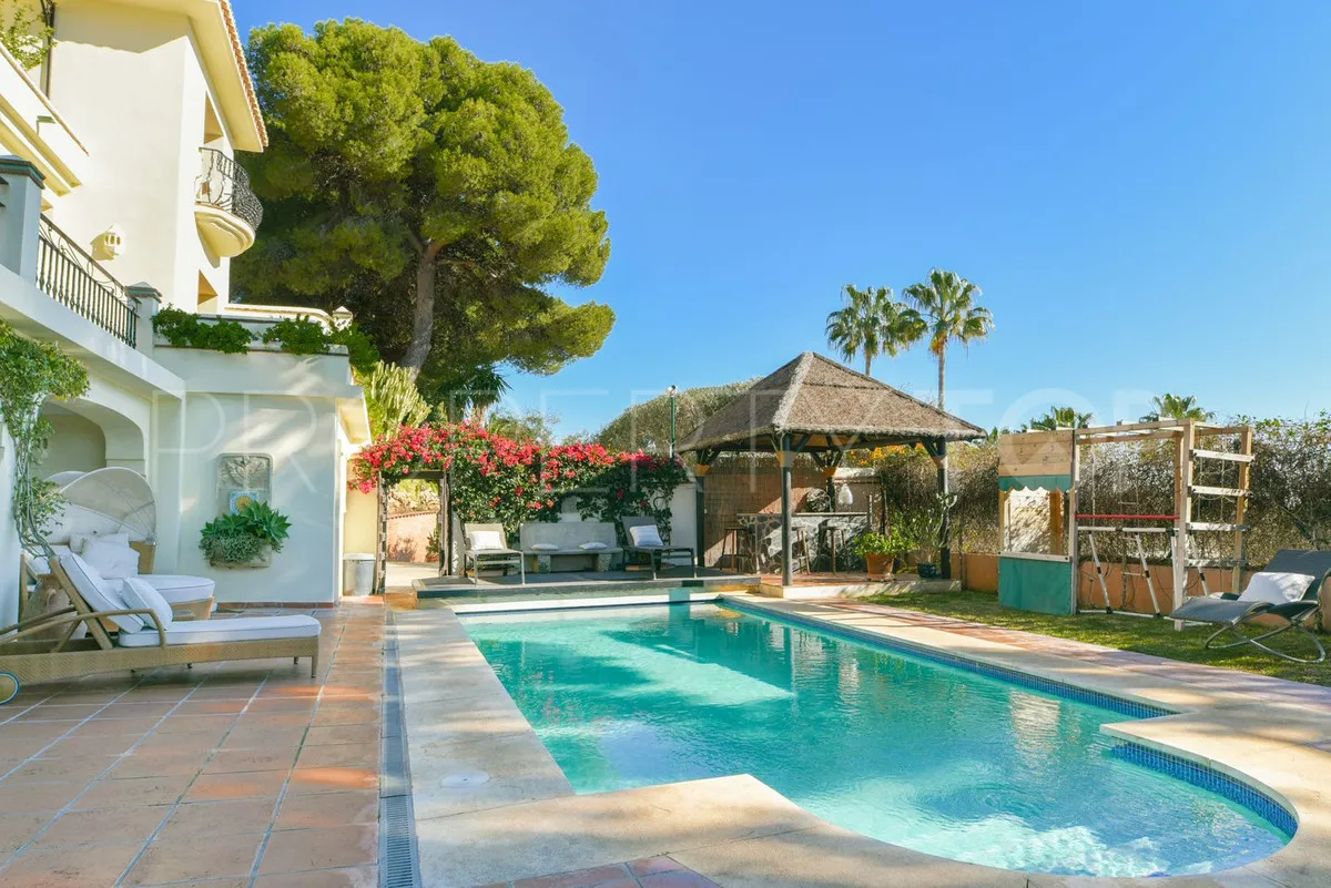 Rio Real villa for sale