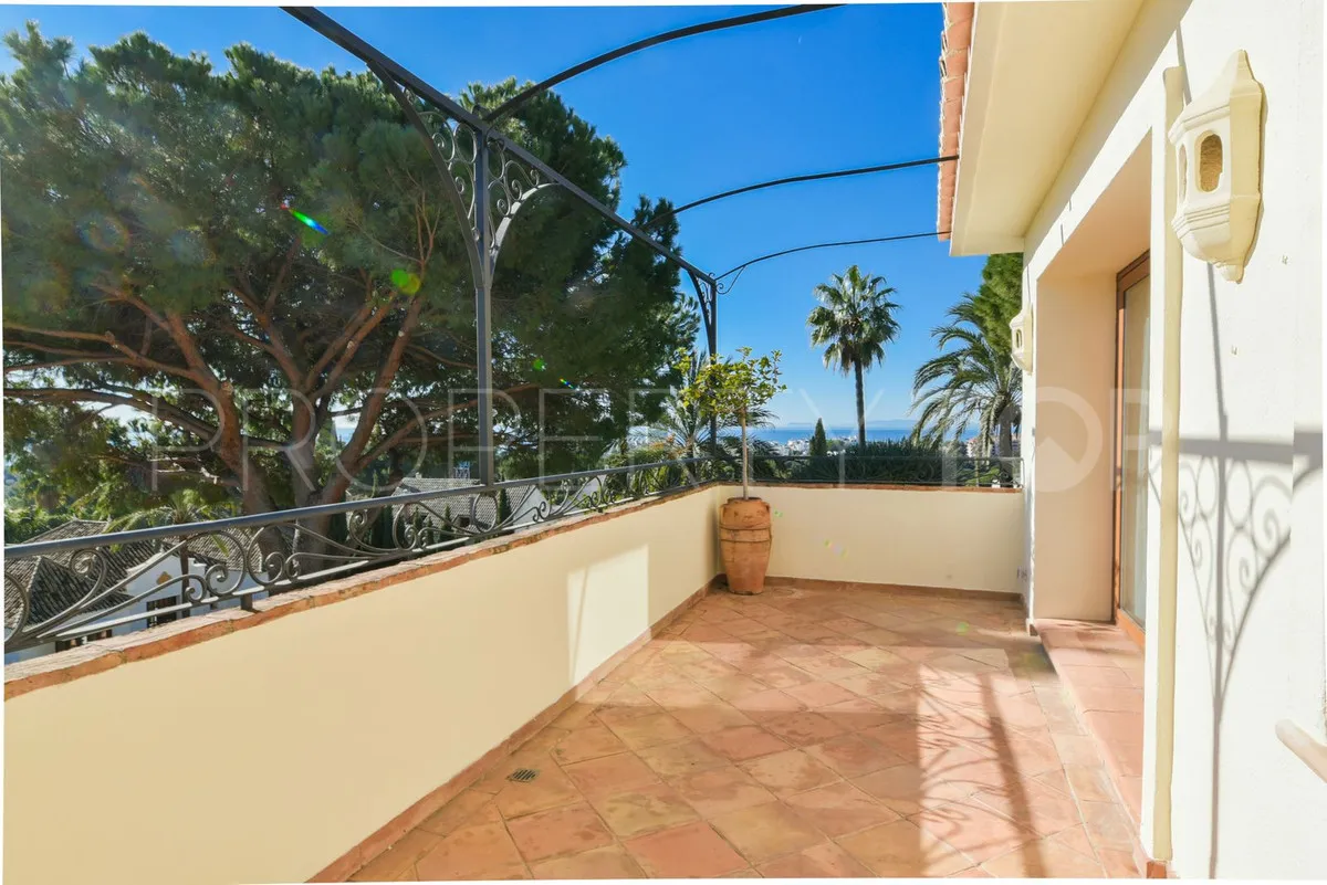 Rio Real villa for sale