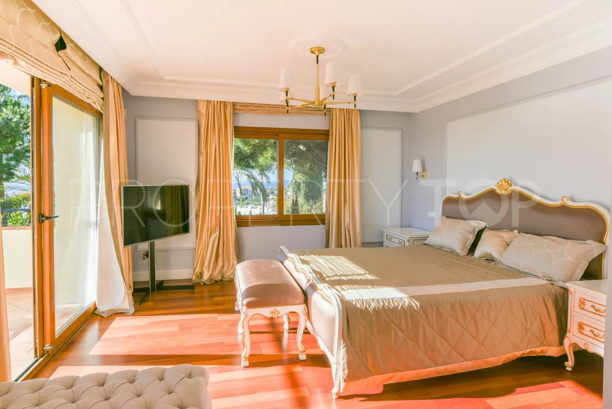 Rio Real villa for sale