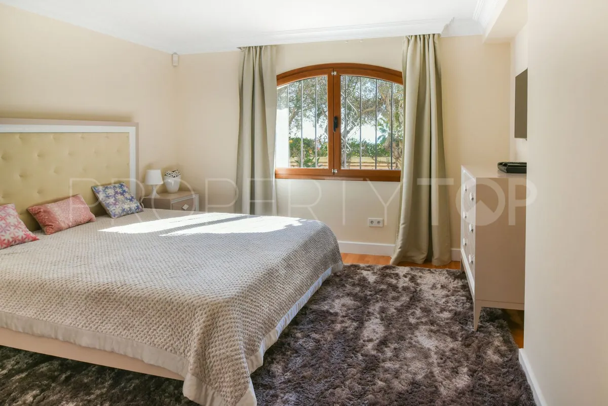 Rio Real villa for sale