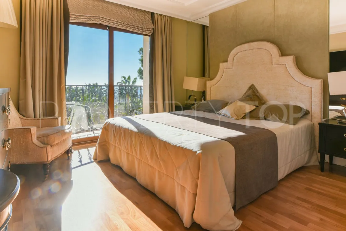 Rio Real villa for sale