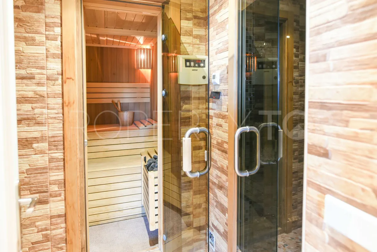 Rio Real villa for sale