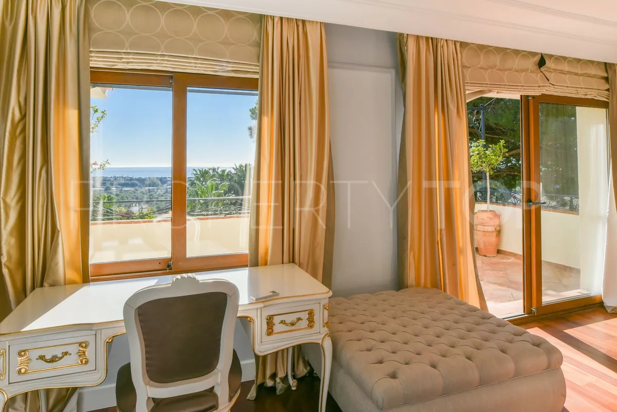 Rio Real villa for sale
