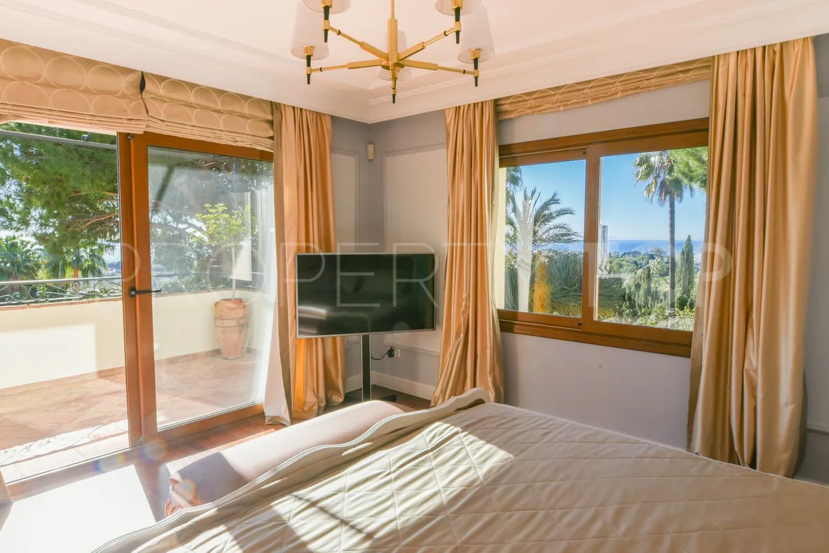 Rio Real villa for sale