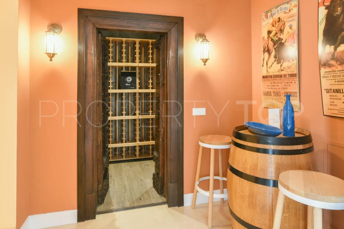 Rio Real villa for sale