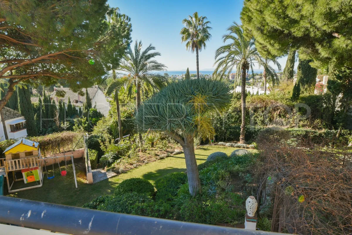Rio Real villa for sale