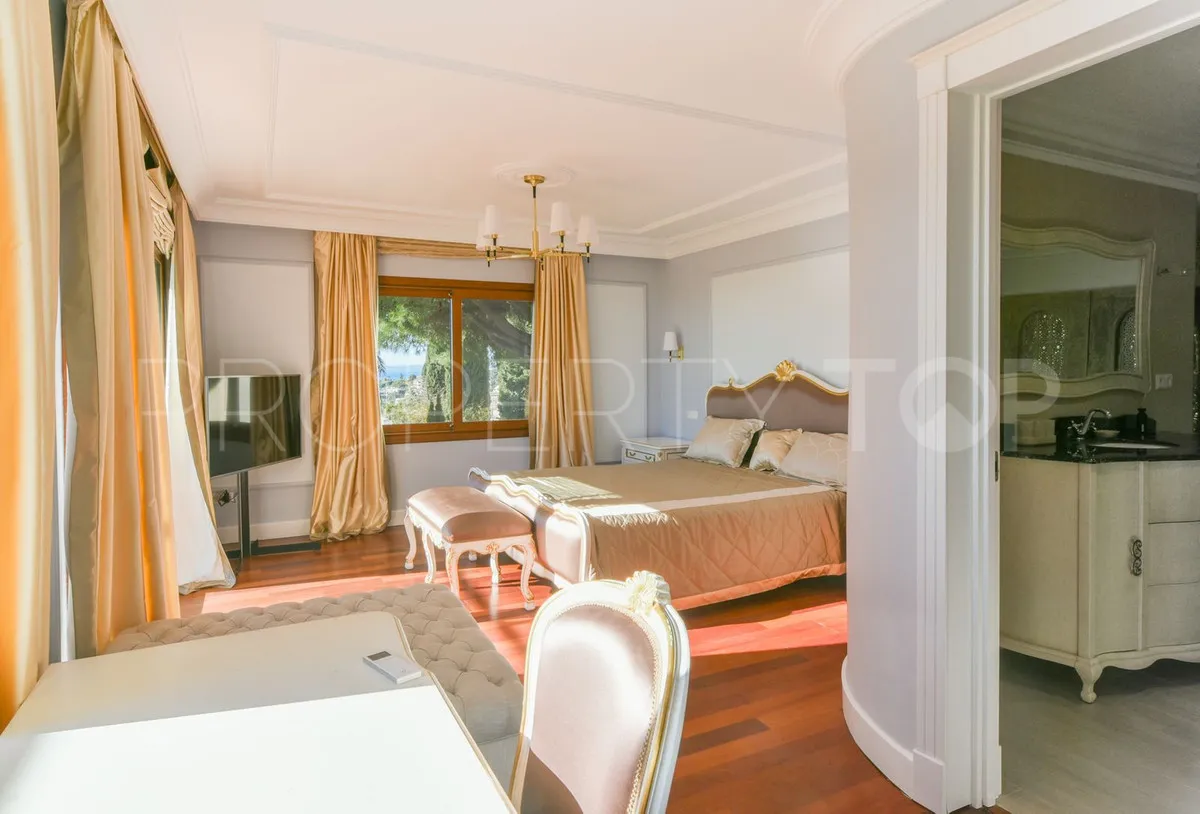 Rio Real villa for sale