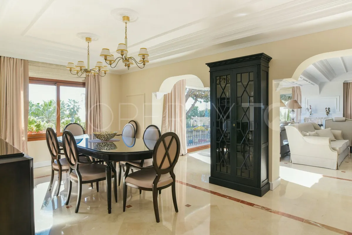 Rio Real villa for sale