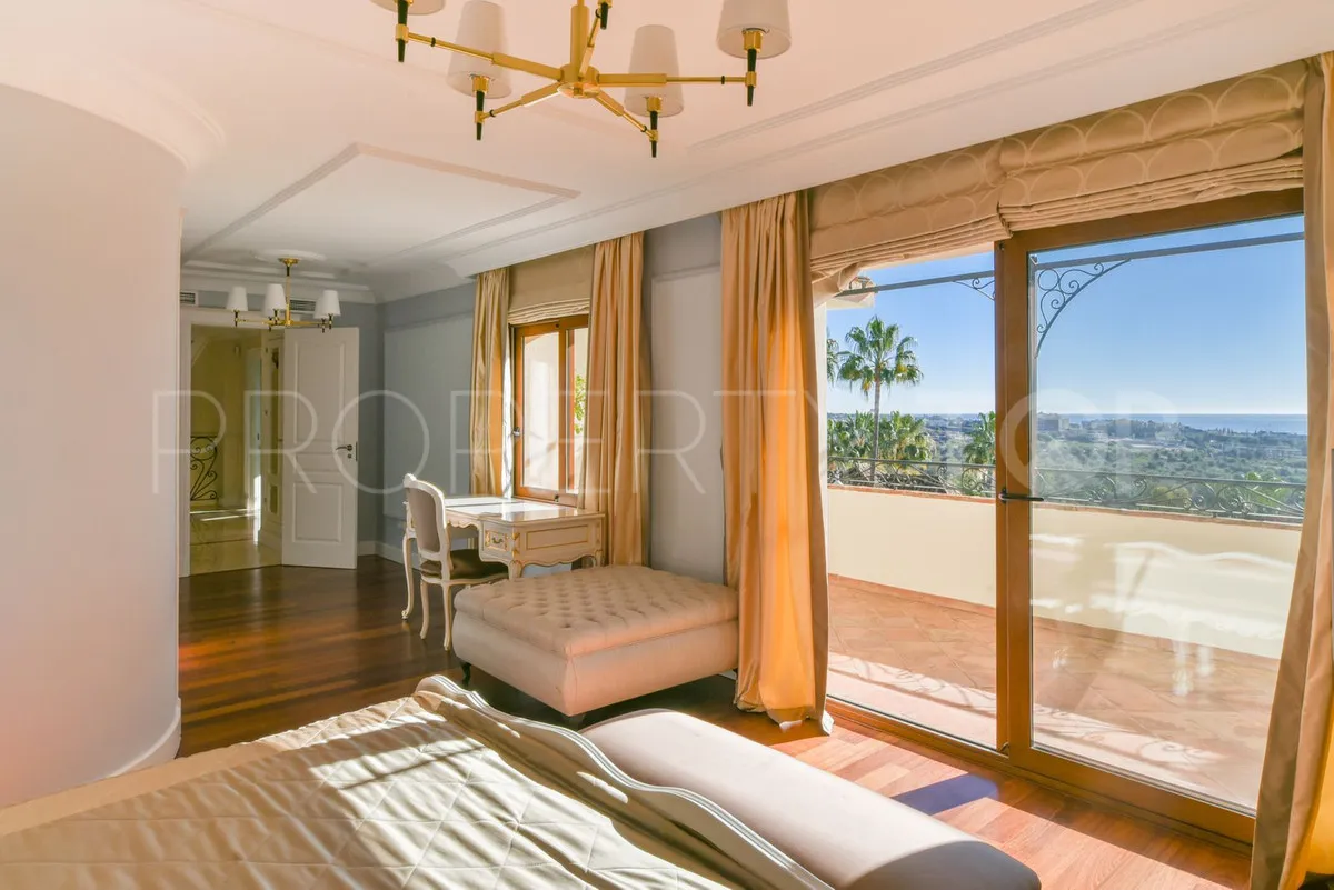 Rio Real villa for sale