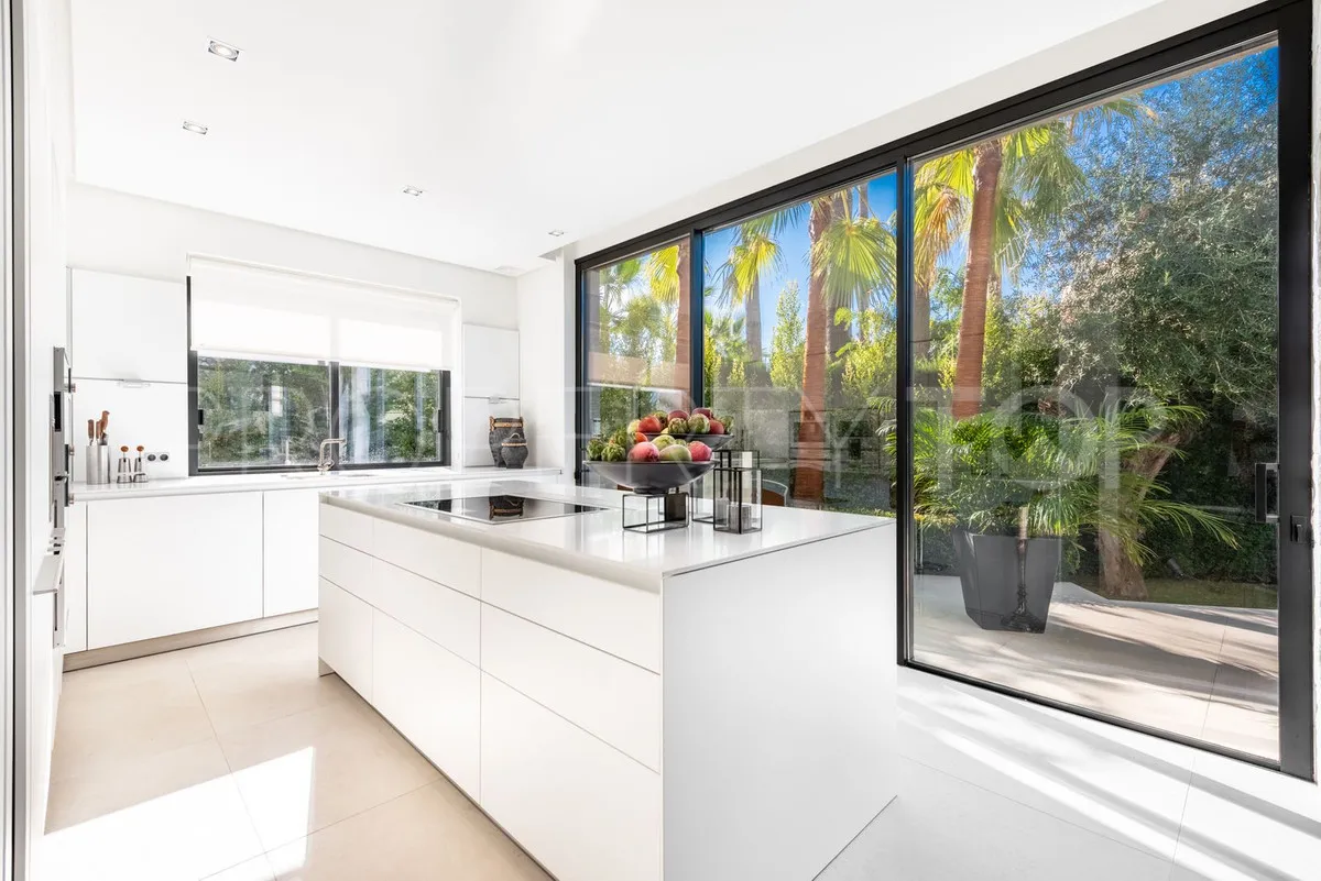 Marbella Golden Mile, villa de 5 dormitorios en venta