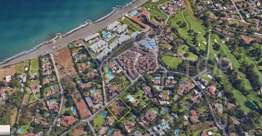 Parcela residencial a la venta en Guadalmina Baja
