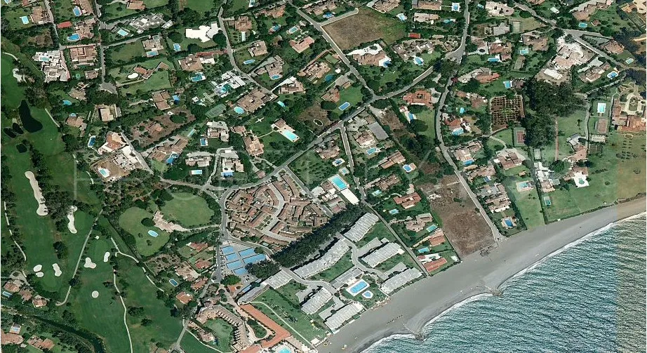 Parcela residencial a la venta en Guadalmina Baja