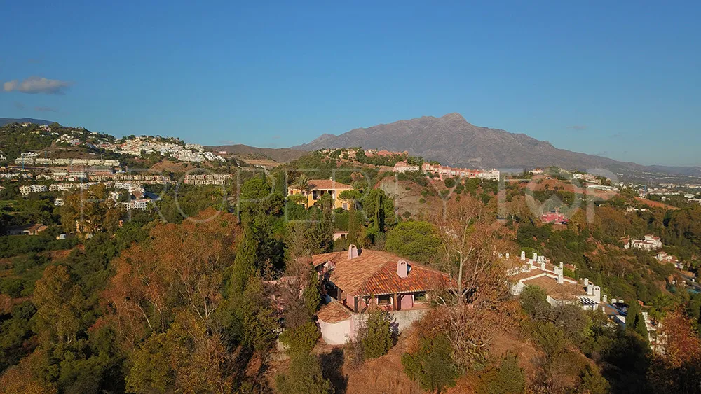 Villa a la venta de 5 dormitorios en Benahavis