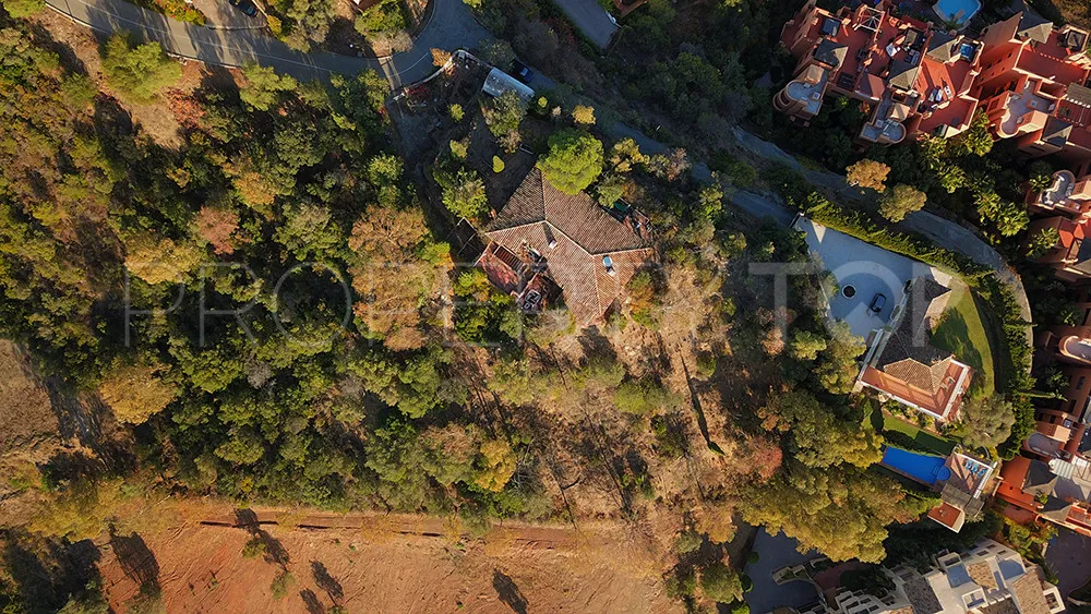 Villa a la venta de 5 dormitorios en Benahavis