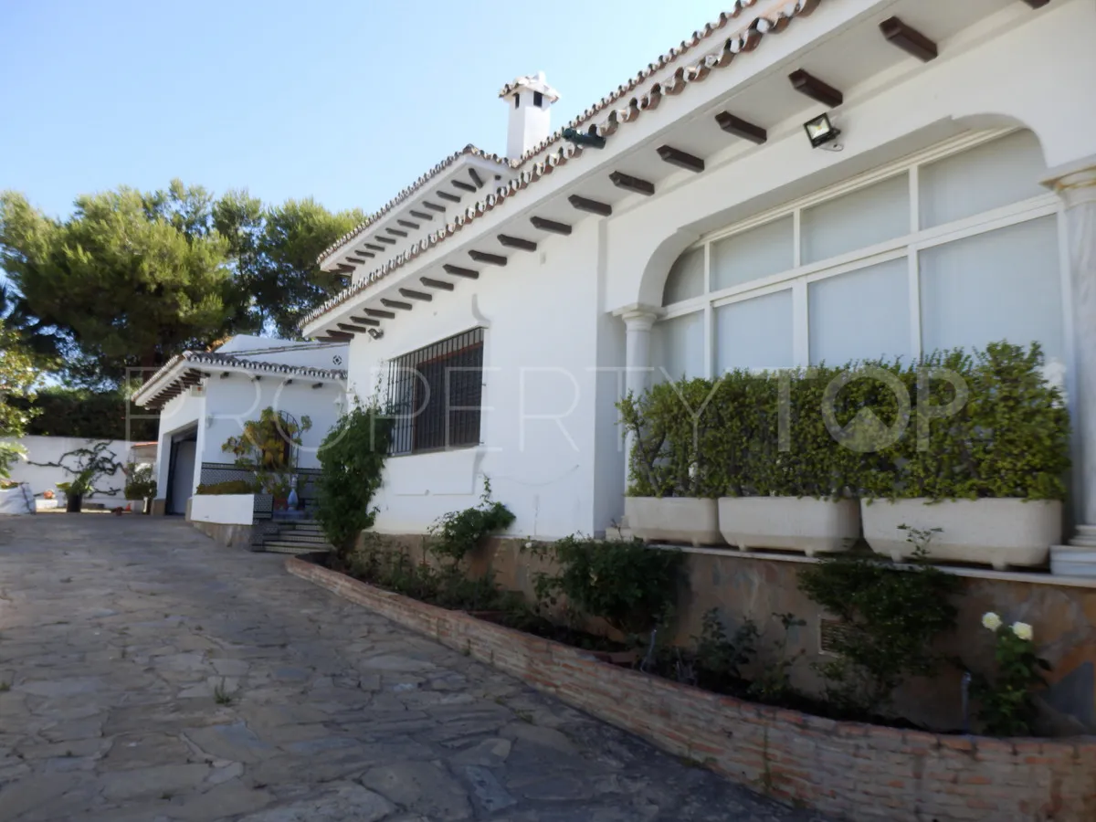 Villa en venta en Guadalmina Alta