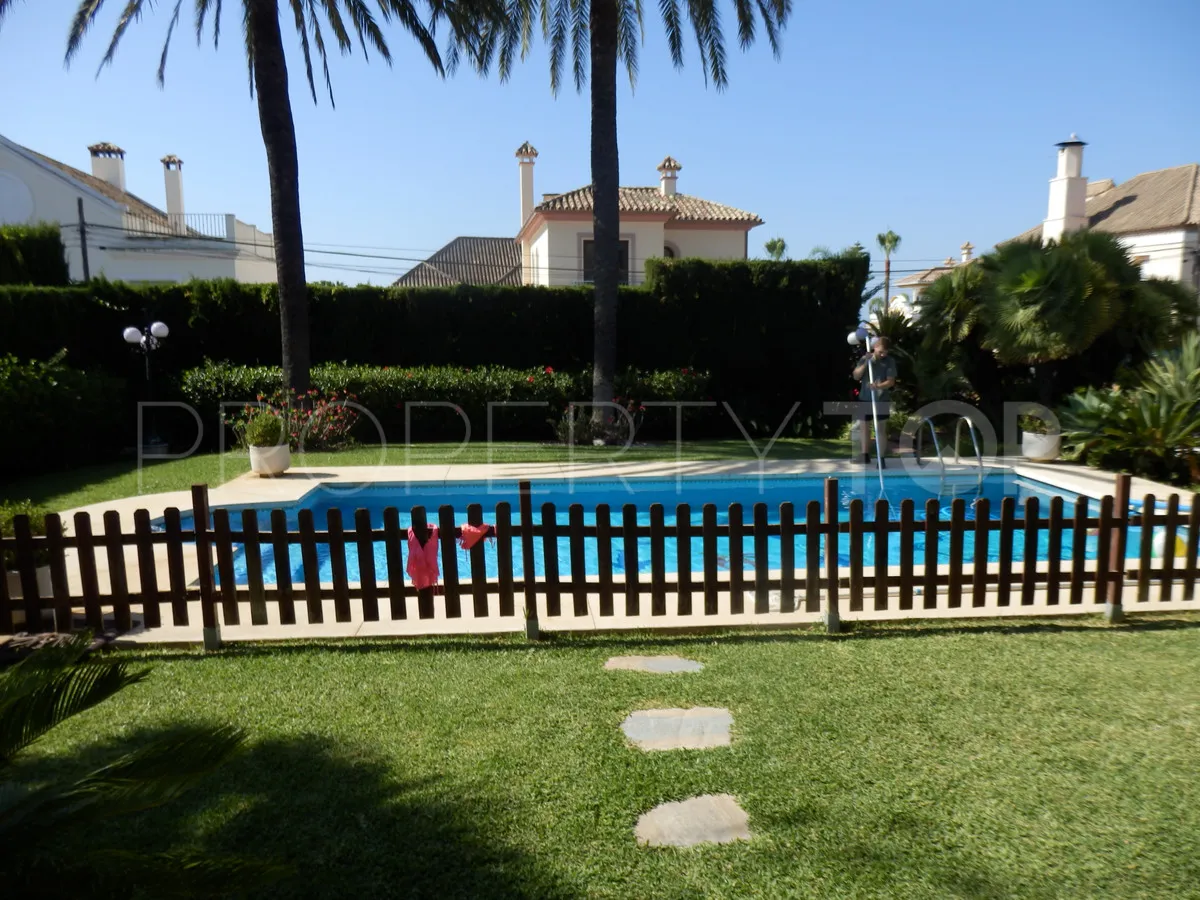 Villa en venta en Guadalmina Alta
