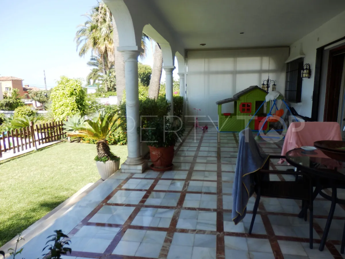 Villa en venta en Guadalmina Alta