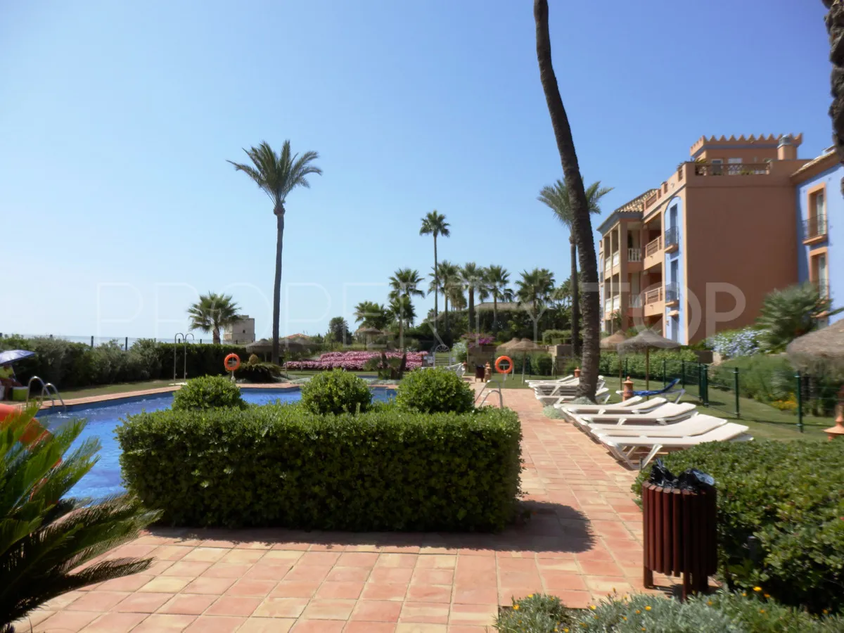 For sale town house in Casares Playa with 3 bedrooms