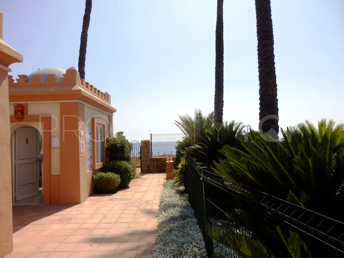 For sale town house in Casares Playa with 3 bedrooms