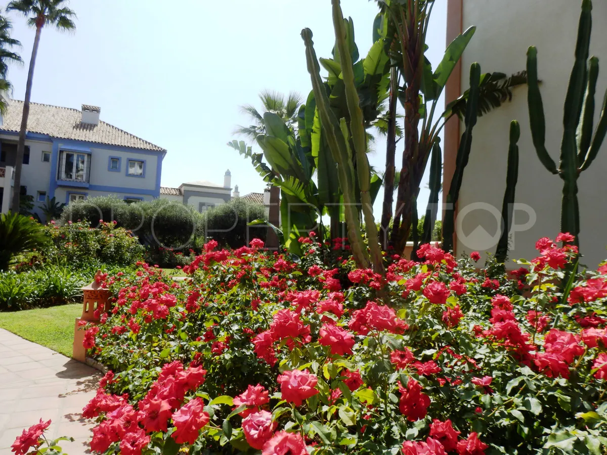 For sale town house in Casares Playa with 3 bedrooms
