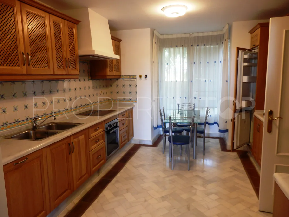 For sale town house in Casares Playa with 3 bedrooms