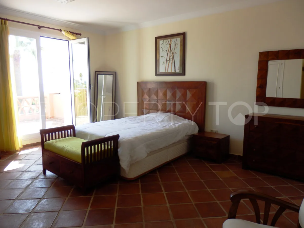 For sale town house in Casares Playa with 3 bedrooms