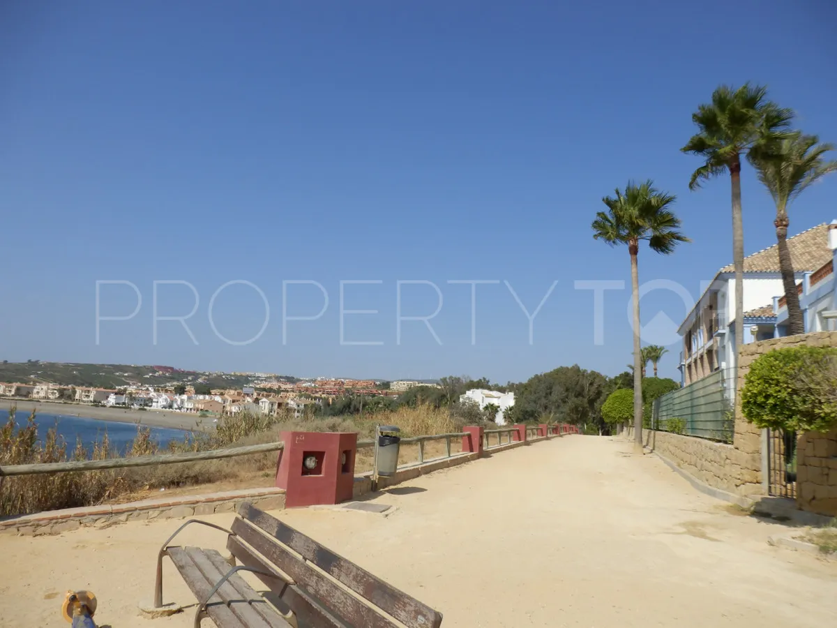 For sale town house in Casares Playa with 3 bedrooms