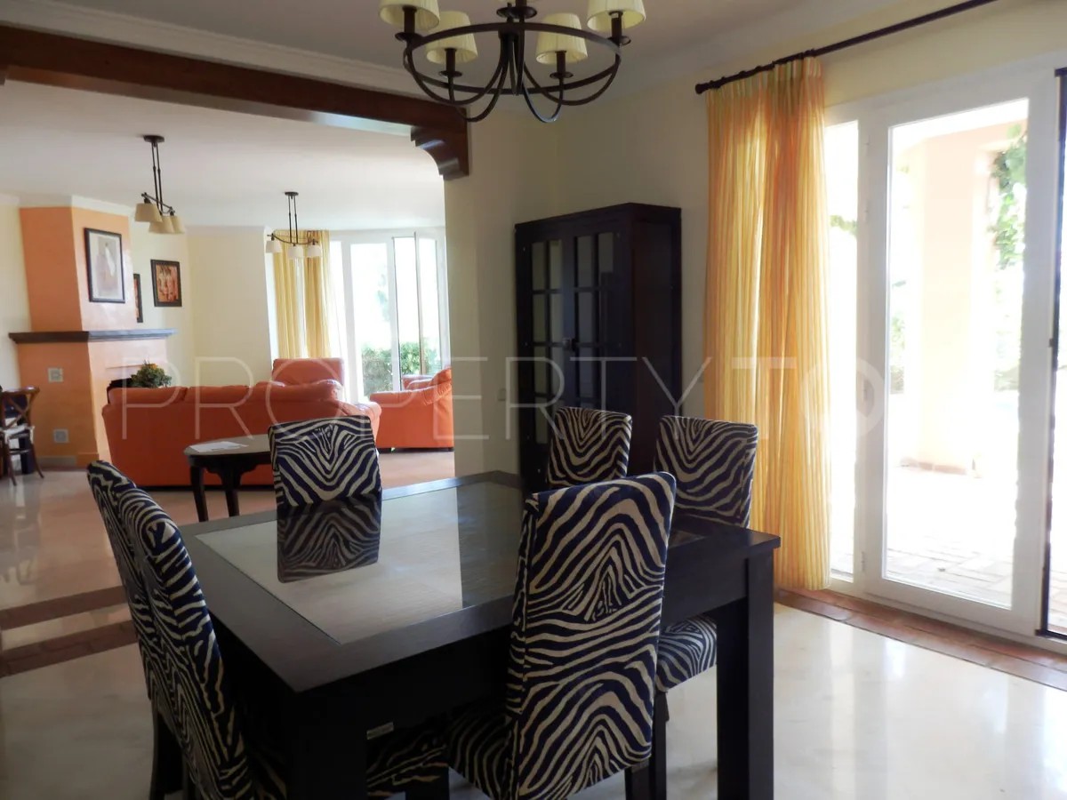 For sale town house in Casares Playa with 3 bedrooms