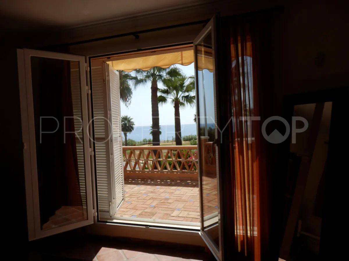 For sale town house in Casares Playa with 3 bedrooms