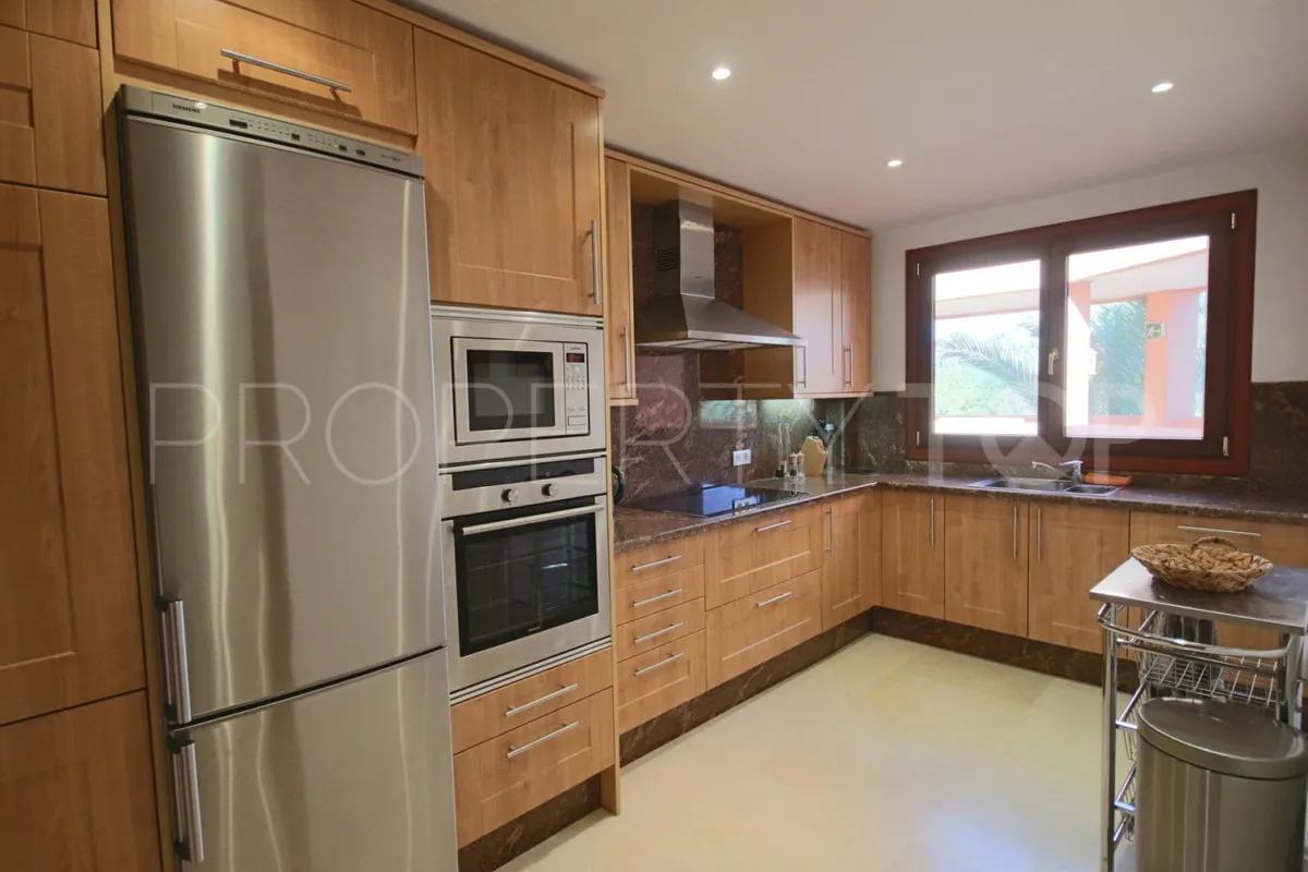 Comprar apartamento de 3 dormitorios en New Golden Mile