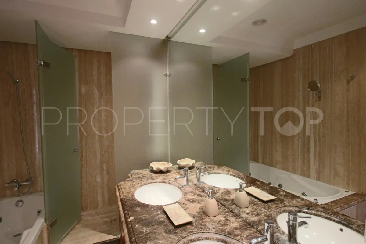 Comprar apartamento de 3 dormitorios en New Golden Mile