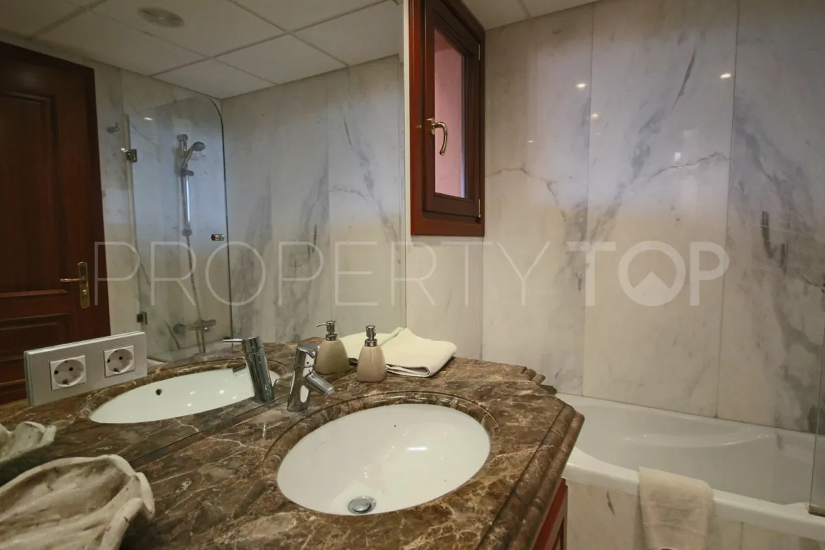 Comprar apartamento de 3 dormitorios en New Golden Mile