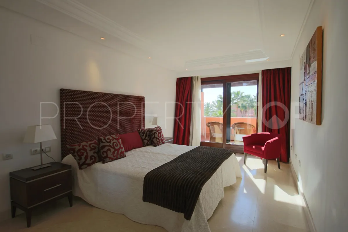 Comprar apartamento de 3 dormitorios en New Golden Mile