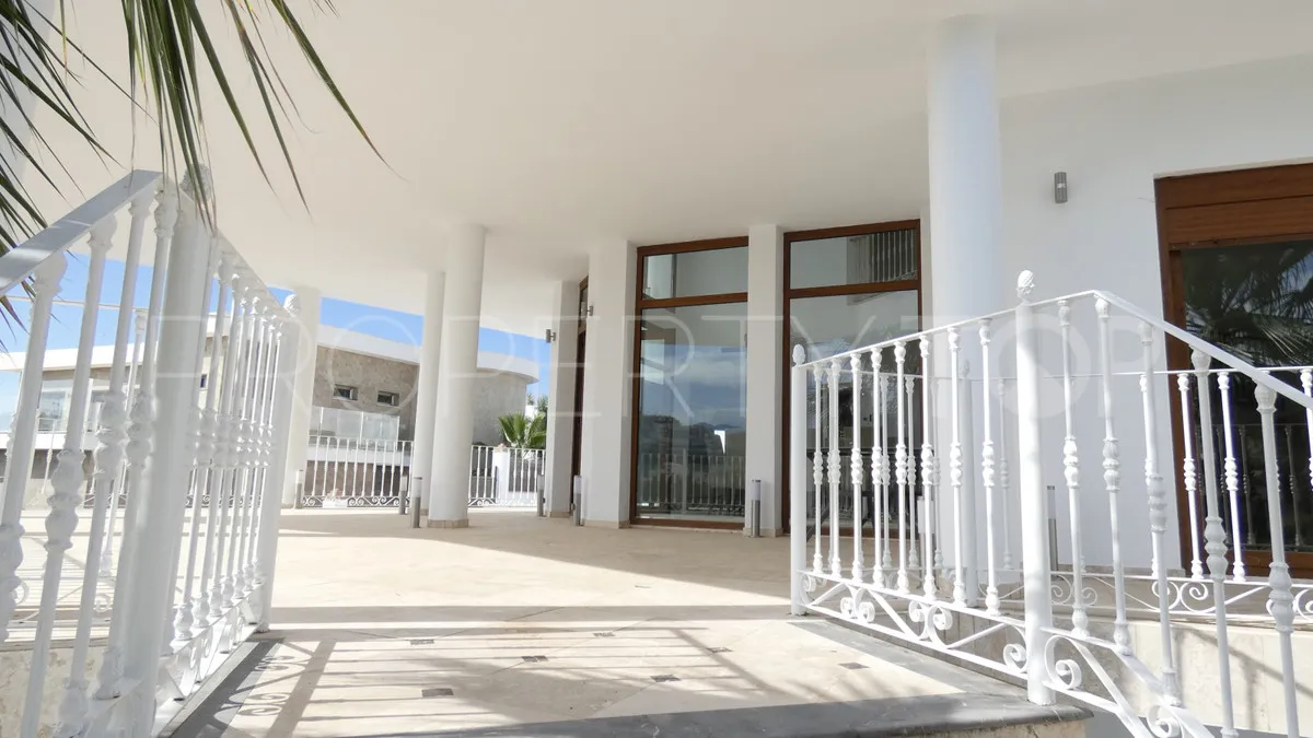 4 bedrooms villa for sale in Los Flamingos