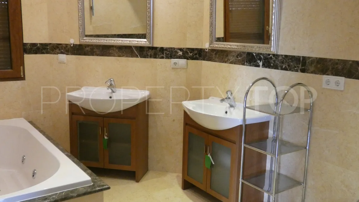 4 bedrooms villa for sale in Los Flamingos
