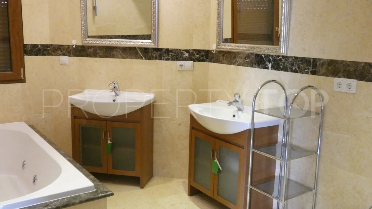 4 bedrooms villa for sale in Los Flamingos